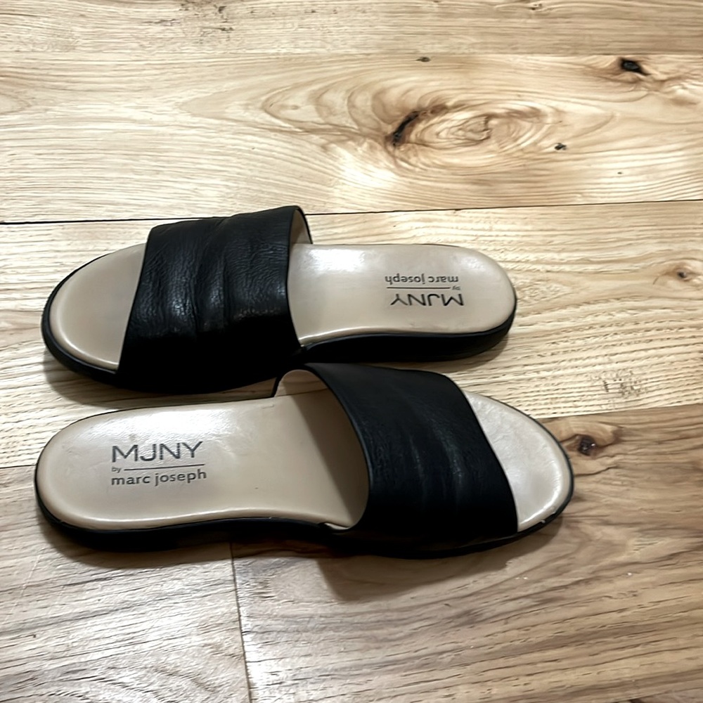Comfy Marc Joseph Black Slides/Sandals